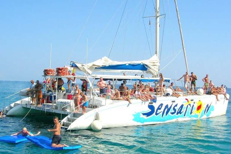 À bord du catamaran Sensation