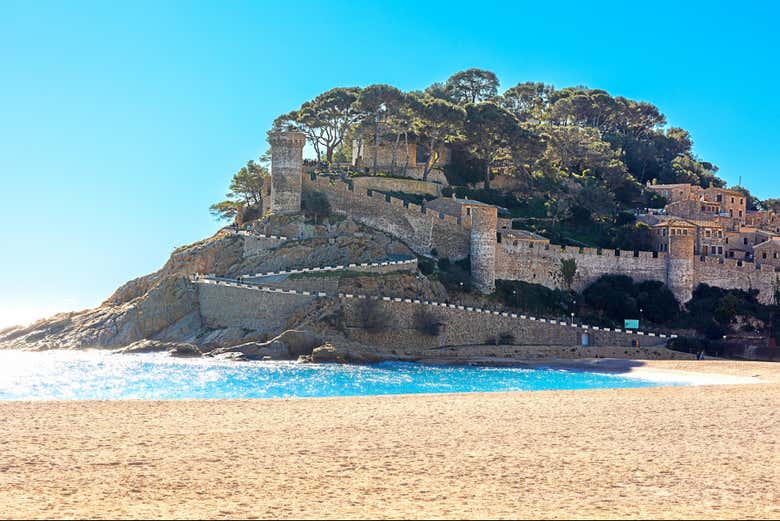 Plage et forteresse de Tossa de Mar