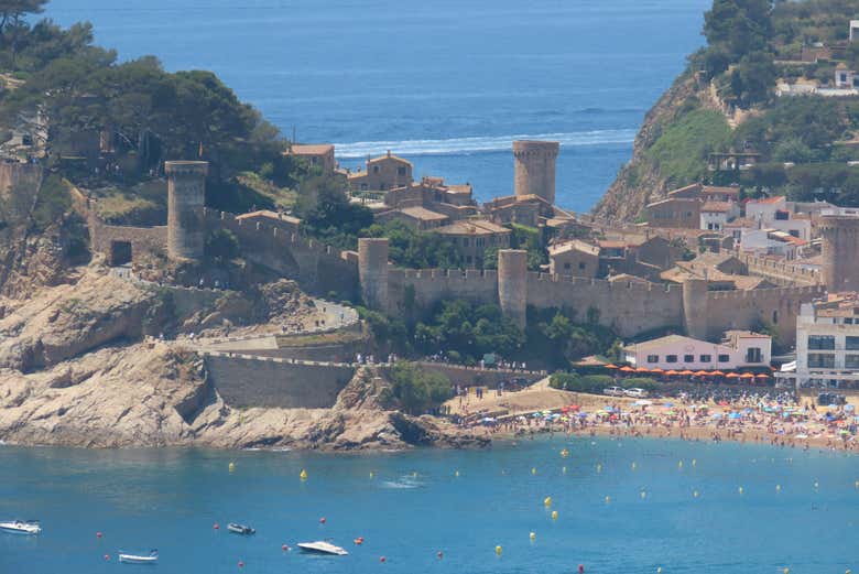 Vue panoramique de la muraille de Tossa de Mar