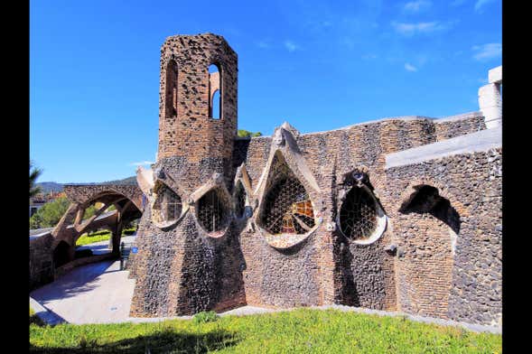 Visite de la Colònia Güell et de la Crypte de Gaudí